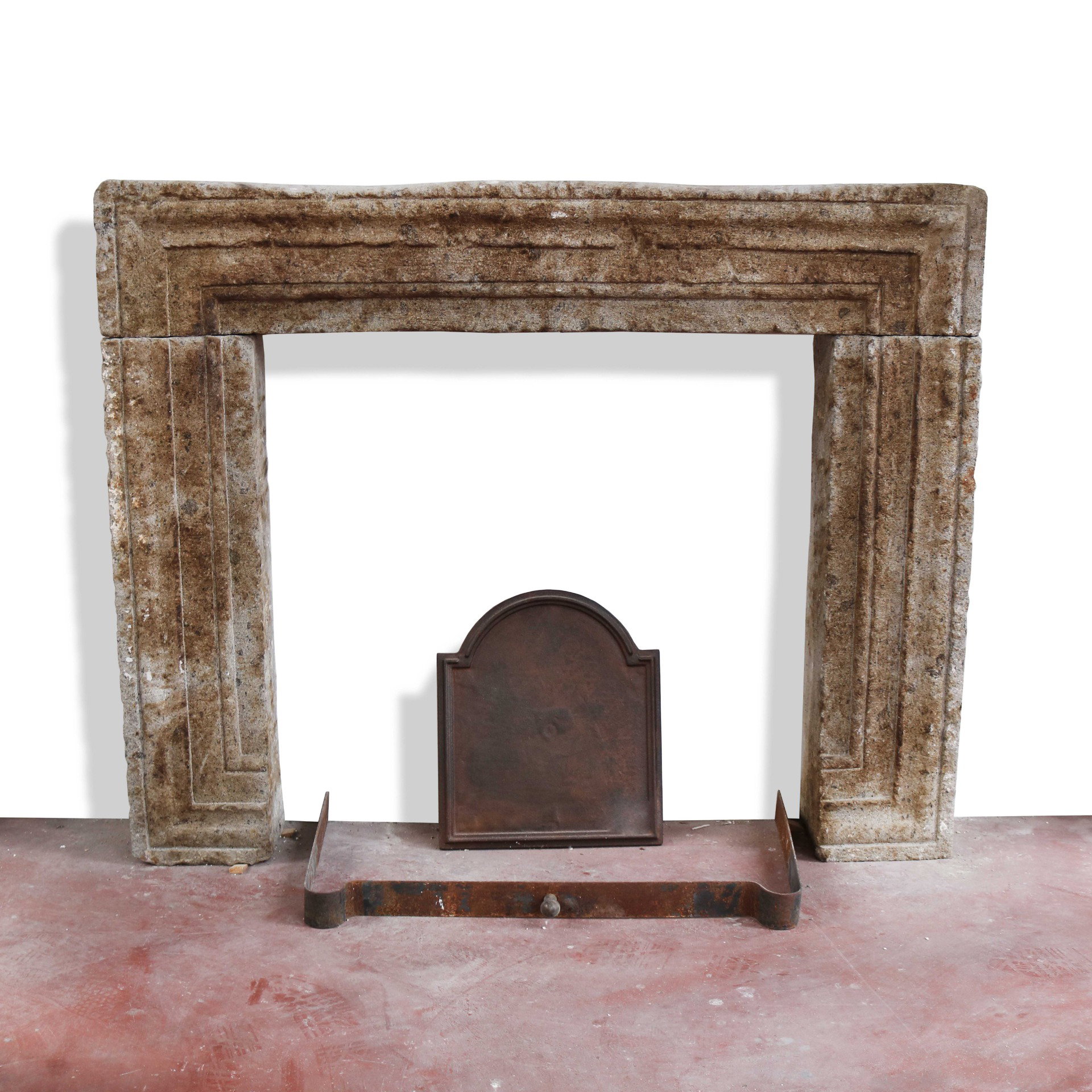 Chimenea antigua de piedra, 142x114 cm de altura. Época: Siglo XV.